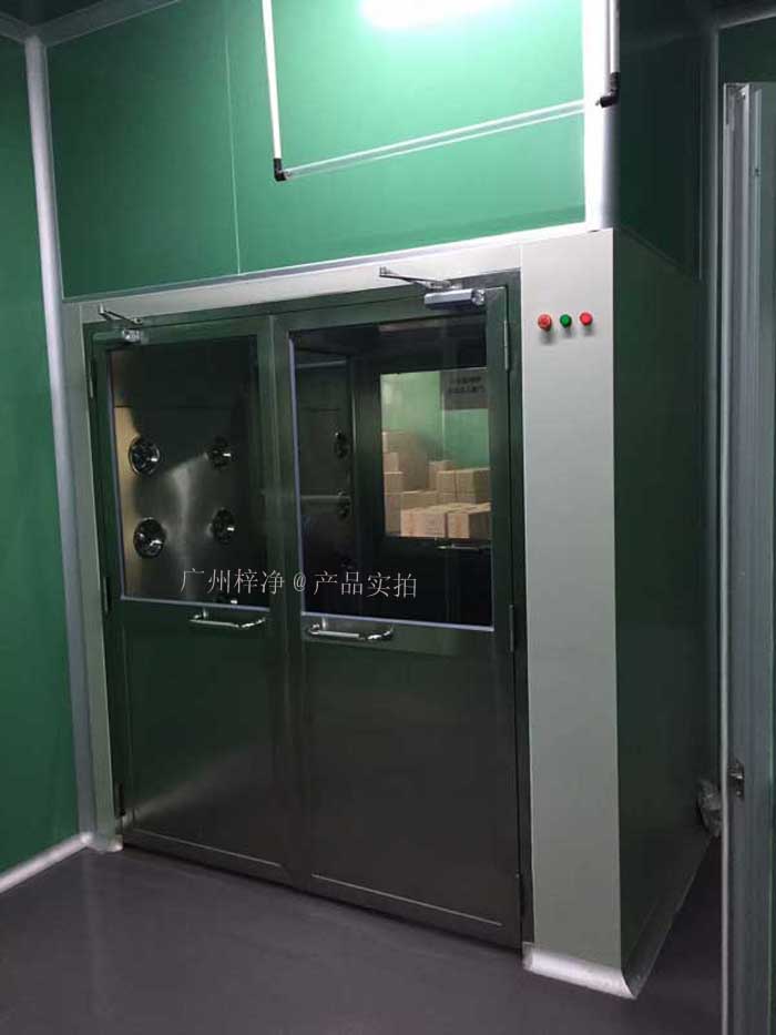 风淋室（又名空气浴尘室、风淋房、风淋门、空气吹淋室、AIR SHOWER，风淋设备，风淋机之类）