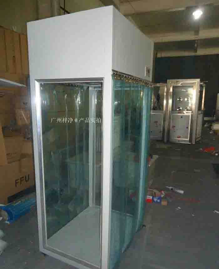洁净采样车工作原理是从室内空气经过初效过滤器、高效过滤器出风的形式达到高洁净度