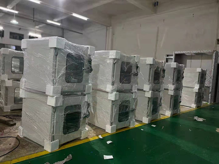 净化车间传递窗成为不可或缺的设备。