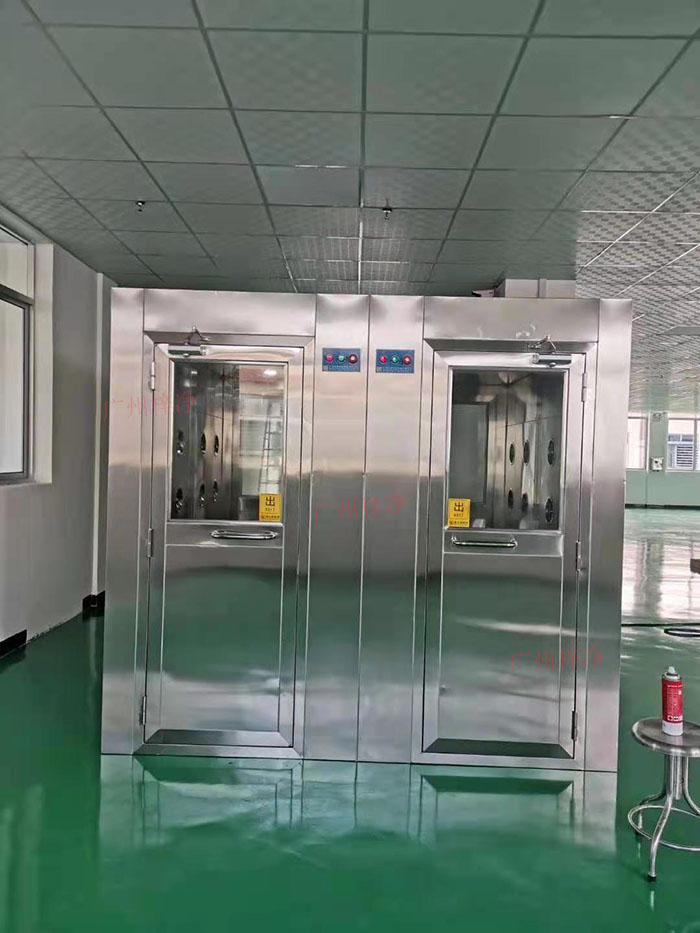 风淋室是净化车间中不可或缺的空气净化设备